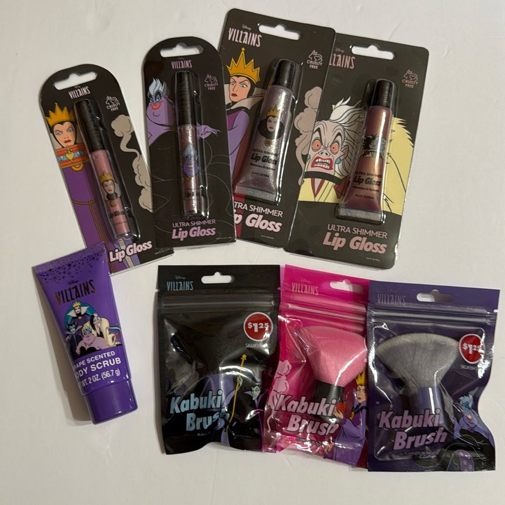 Disney Villains 8 Piece Beauty Set NEW